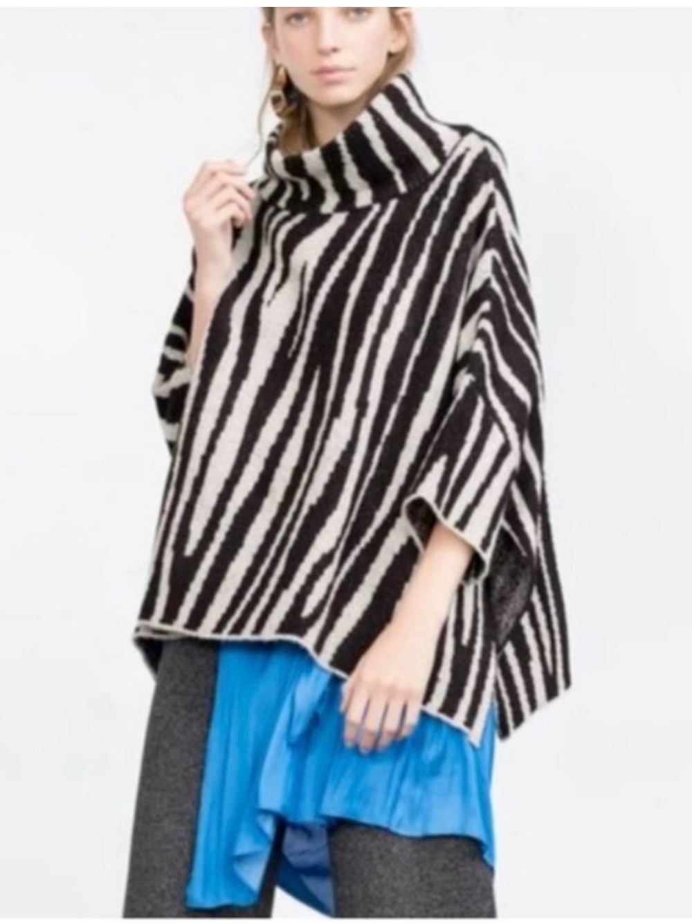 Oversized sweater/poncho